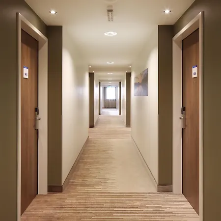 Express By Ihg Hotel