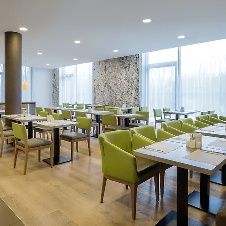 Express By Ihg Hotell 3*