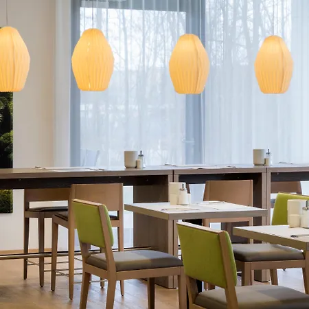 Express By Ihg Hotel