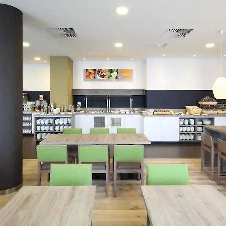 Express By Ihg Hotel