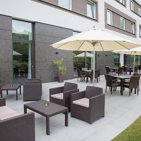 Express By Ihg Hotel 3*
