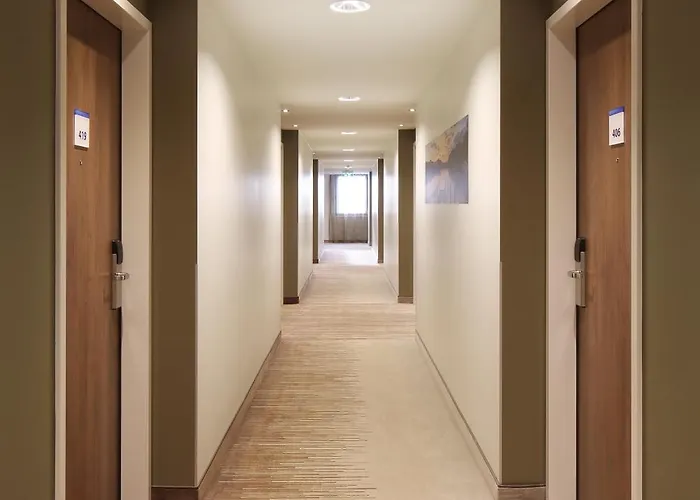 Express By Ihg Hotel