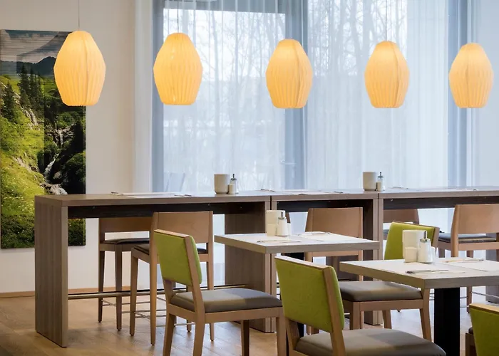 Express By Ihg Hotel