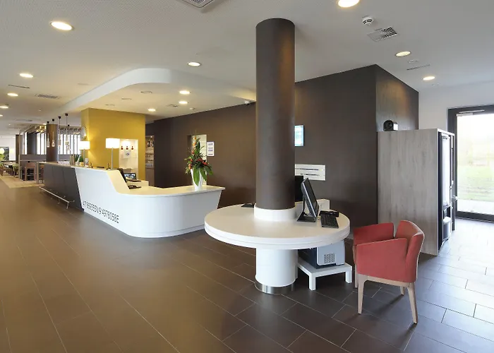 Express By Ihg Hotel 3*