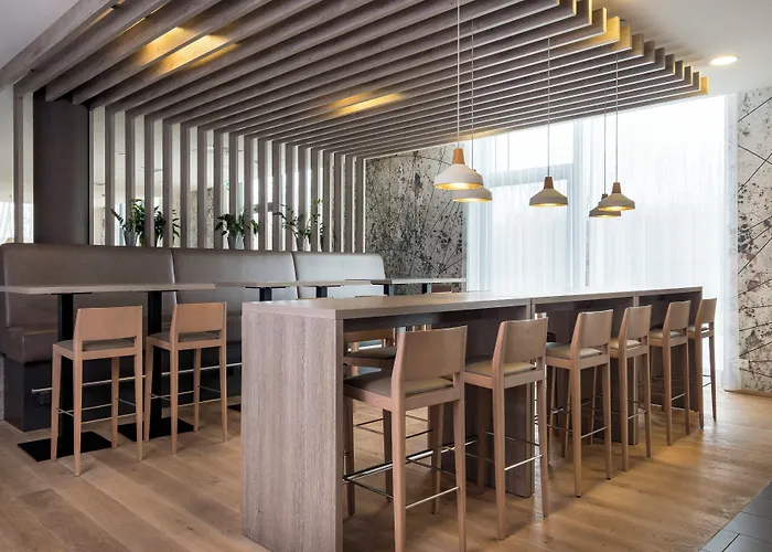 Express By Ihg Hotel 3*