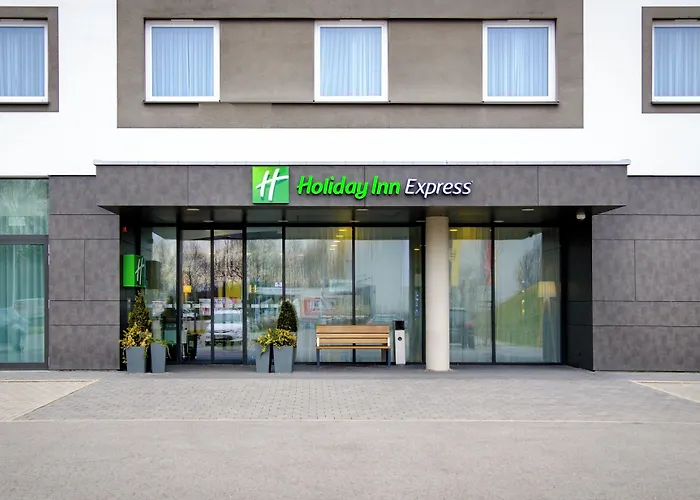 Express By Ihg Hotel 3*