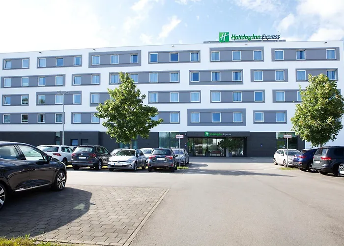 Express By Ihg Hotel 3*